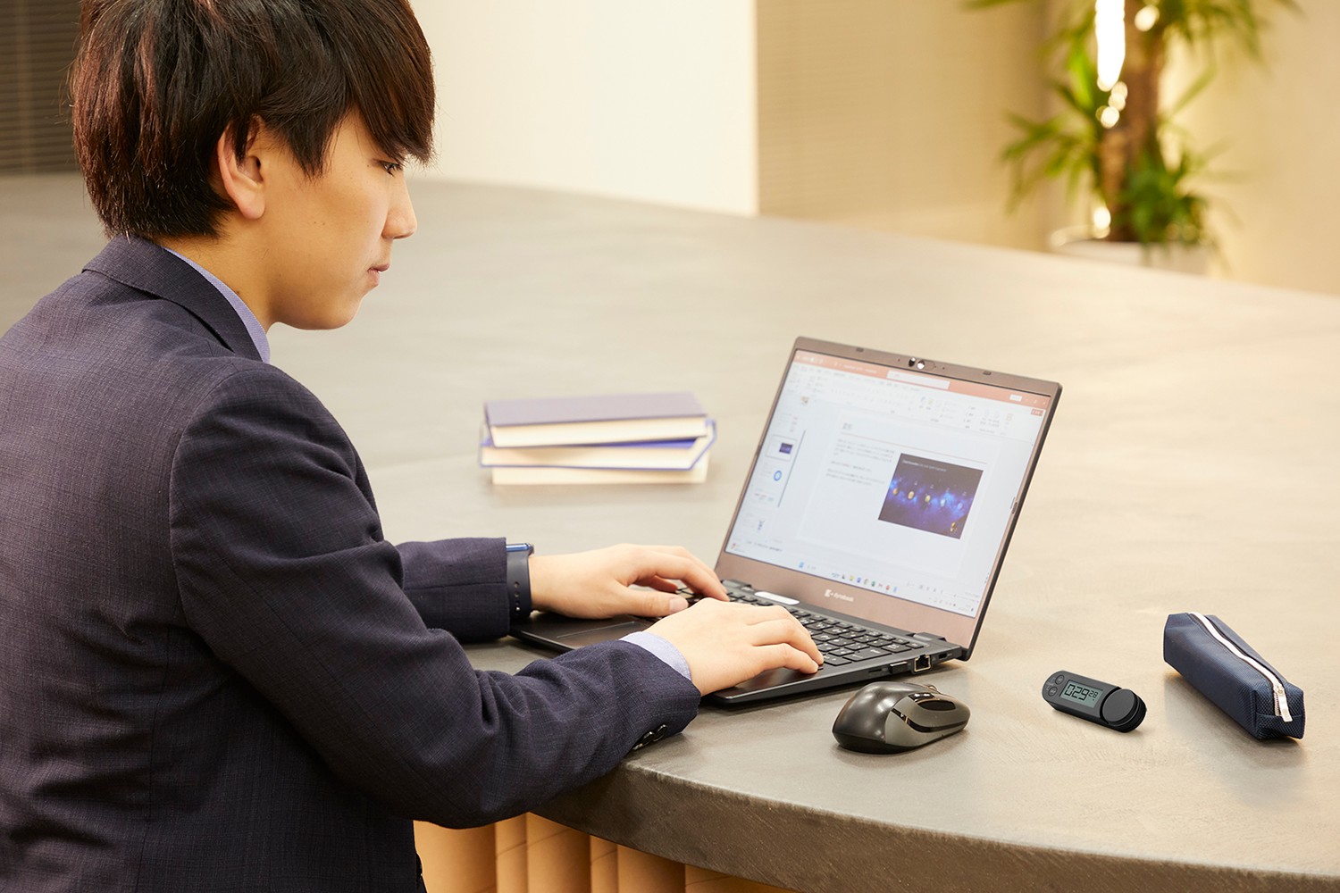 仕事で学習タイマーを使用している様子