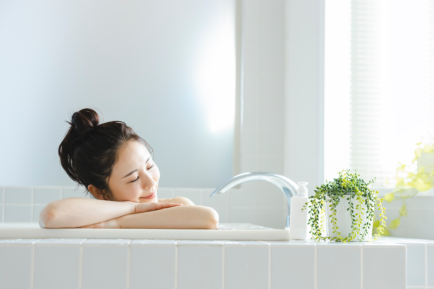 入浴をしている女性のイメージ画像