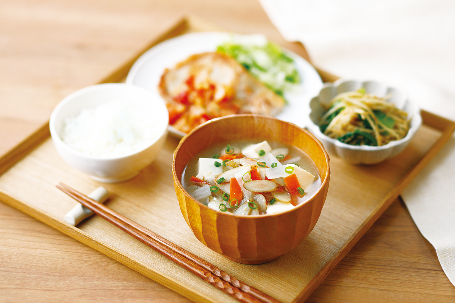 具だくさんお味噌汁の画像