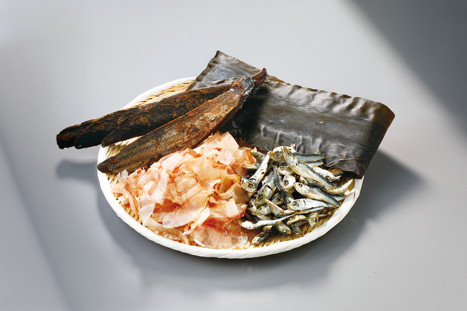 だしの素材の画像