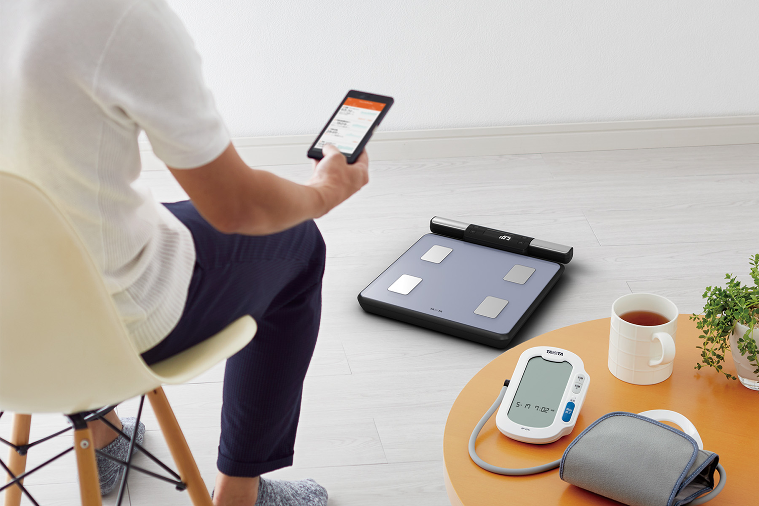 アプリを確認している画像